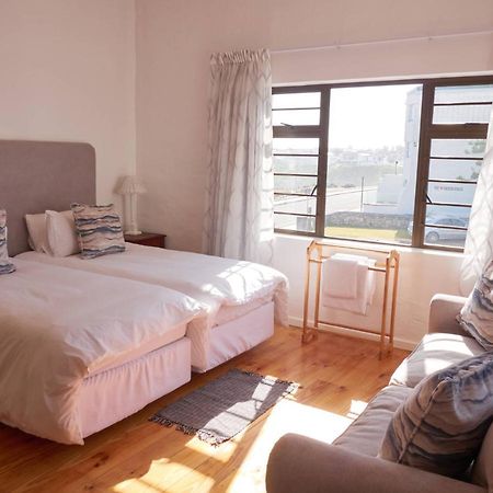 Windsor Self Catering Apartments Hermanus Esterno foto